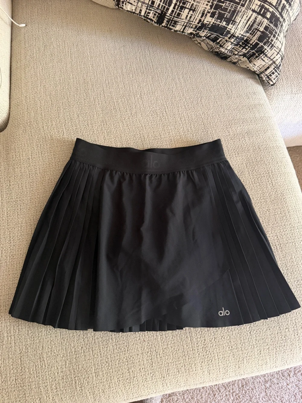 ALO Yoga Black Pleated Tennis Skort
